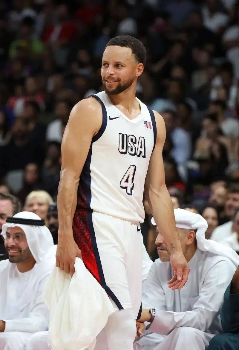 九游会-刷新纪录引发热议！，库里在塞尔维亚队比赛中险胜全场沸腾不已的简单介绍