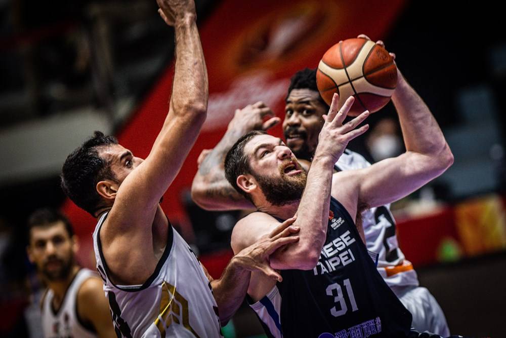 J9-C罗官方宣布反败为胜新规，RNG引发争议！上演精彩一战的简单介绍